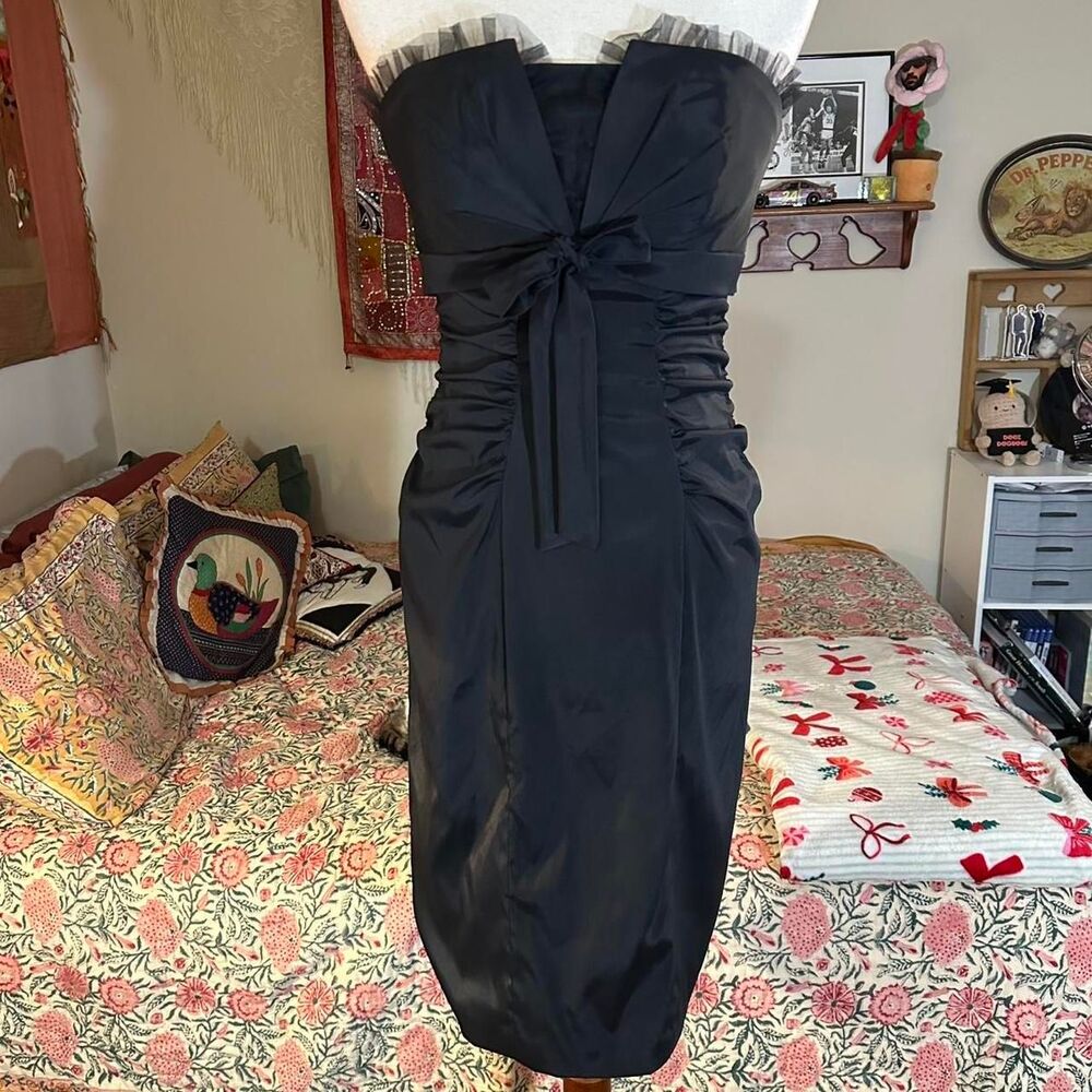XScape by Joanna Chen Y2K Black Form Fitted Cocktail Dress